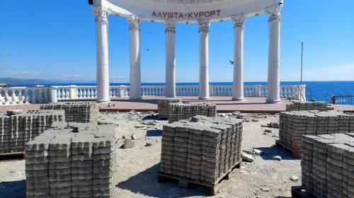 ForPost- Крымчанам пообещали в рекордные сроки облагородить Центральную набережную в Алуште
