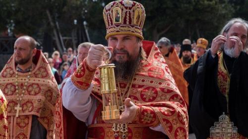 ForPost- Верующие Севастополя увидят Благодатный огонь в понедельник