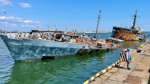 ForPost - СК обнаружил затопленные гражданские суда в порту Мариуполя