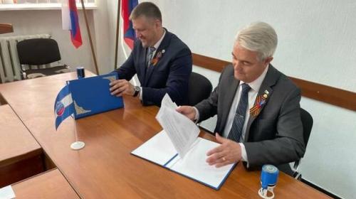 ForPost- Общественные палаты Севастополя и ЛНР подписали соглашение о сотрудничестве