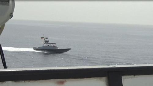 ForPost- Американским военным судам пришлось отгонять от себя иранские катера