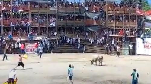 ForPost- Сотни человек пострадали при обрушении трибуны во время боя быков