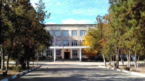 ForPost- Школу в столице Крыма назвали в честь погибшего от COVID-19 врача