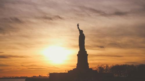 ForPost- Статую Свободы в Нью-Йорке призвали снести