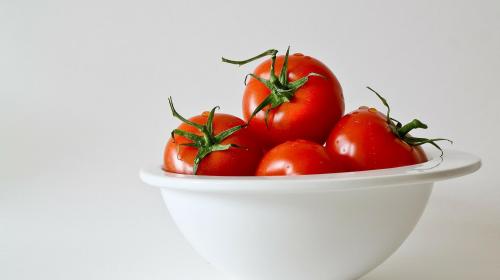 ForPost- Диетологи рассказали о неожиданных эффектах употребления томатов