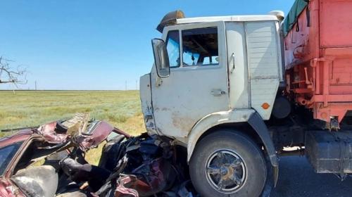 ForPost- В ДТП с грузовиком на северо-западе Крыма погибли двое
