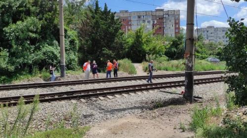 ForPost- Несовершеннолетняя в наушниках попала под поезд в столице Крыма