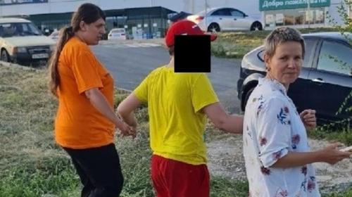 ForPost- В Крыму пропавшего особого ребёнка выставили из детской комнаты ТЦ — версии и мнения