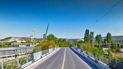 ForPost- Реконструкция моста в Инкермане официально продлена на год 