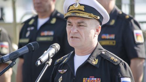 ForPost- Новый командующий ЧФ принял участие в церемонии наименования боевого катера в Севастополе