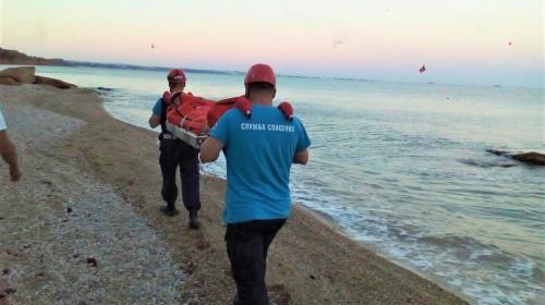 ForPost- В Севастополе ночью спасали человека с пляжа у Инжира 