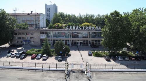 ForPost- Морской вокзал в центре Севастополя готовятся продать за долги Севморпорта 