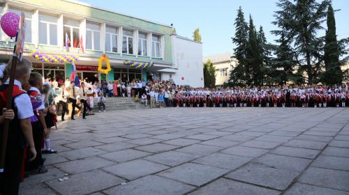 ForPost - После трагедии в Ижевске в Севастополе заговорили о дополнительной подготовке школьных охранников
