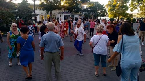 ForPost- Севастопольские пенсионеры недовольны графиком танцев