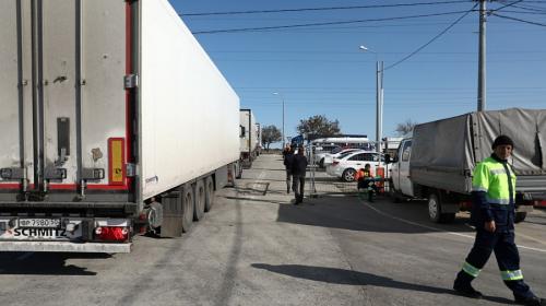 ForPost- Кубань ограничила доставку грузов в Крым через Керченскую переправу