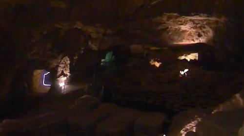 ForPost - Туристы с детьми застряли в подземной пещере