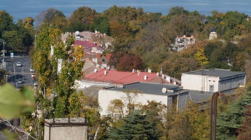 ForPost- Севастопольцам напомнили о требованиях к установке ТВ-антенн на общих крышах 