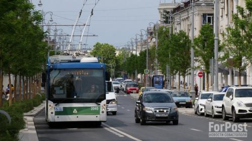 ForPost- Севастопольский троллейбус снова свернул не туда