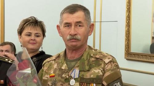 ForPost- Севастопольского защитника донецкого аэропорта наградили медалью «За отвагу»