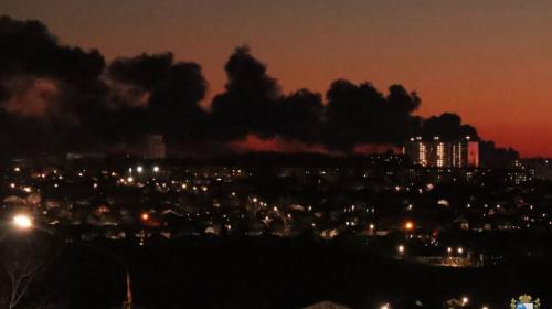 ForPost- Украинский беспилотник атаковал аэродром в Курске — горит нефтенакопитель