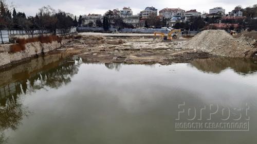 ForPost- В Севастополе растет внеплановое озеро 