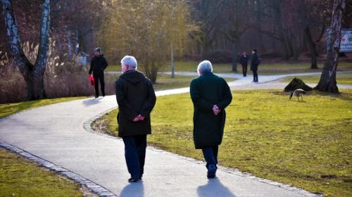ForPost- В Севастополе удвоили «стимулирующие» приемным семьям для пожилых 