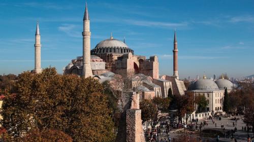 ForPost- В Турции начнут тщательнее проверять долгосрочных туристов