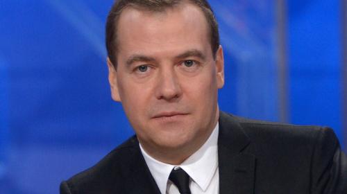 ForPost- Медведев заявил, что третья мировая война вряд ли будет на танках и истребителях