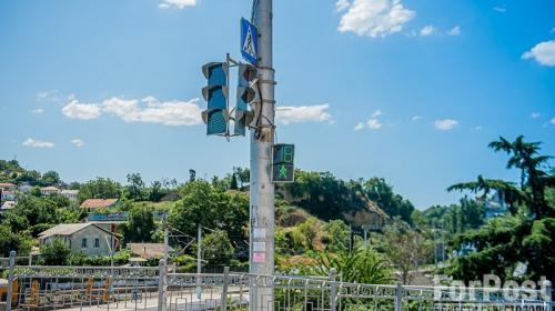 ForPost- Почему в Крыму не штрафуют за проезд на жёлтый сигнал светофора