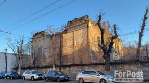 ForPost- Решилась судьба старинных развалин в сердце столицы Крыма