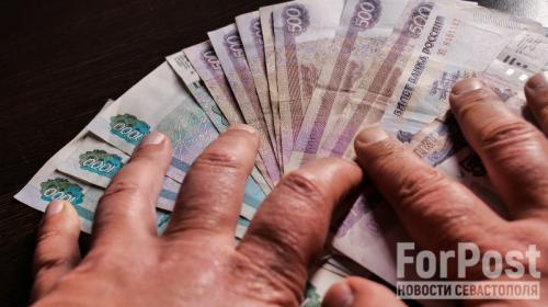 ForPost - Инвестиции, банки и автозапчасти: как мошенники заработали в Крыму почти 15 миллионов за неделю
