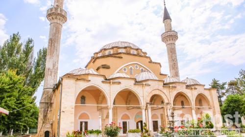ForPost- Двое крымчан полгода обкрадывали местные мечети