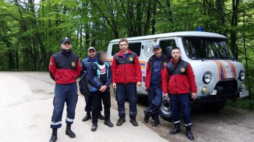ForPost- Крымские спасатели нашли туриста из Ялты с другой стороны гор лишь на следующий день
