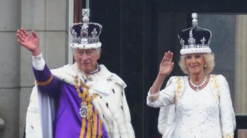 ForPost - Британцев возмутило соблюдение новым королём старой традиции
