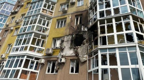 ForPost- Жилой дом в Воронеже протаранил БПЛА, начинённый взрывчаткой и железными шариками