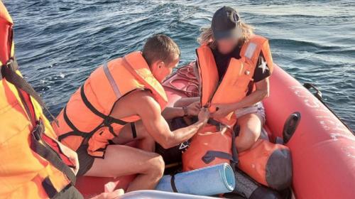 ForPost- В Крыму дважды за сутки спасали унесённых в открытое море
