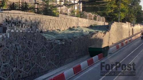 ForPost- Подпорная стена в центре Севастополя станет бетонной