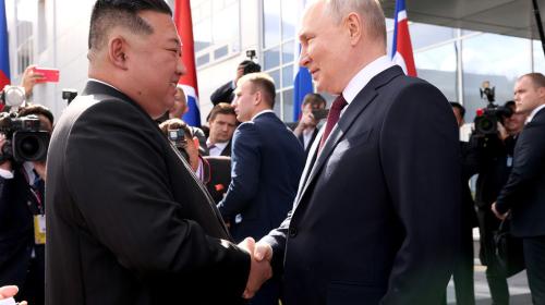 ForPost- Запад истерит: о чём тет-а-тет могли договориться Владимир Путин и Ким Чен Ын