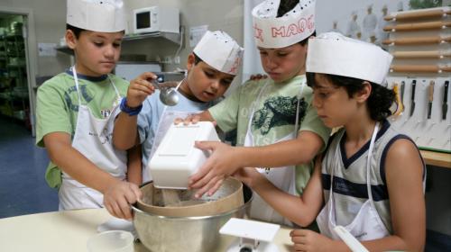 ForPost - Французский министр Грегуар предложила учить детей готовить еду из-за роста цен