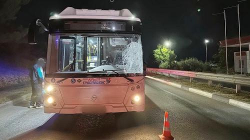 ForPost - В Крыму полиция устанавливает личность сбитого автобусом пешехода