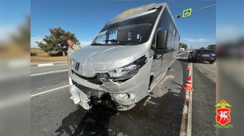ForPost- В аварии с пассажирским автобусом на западе Крыма пострадали шесть человек