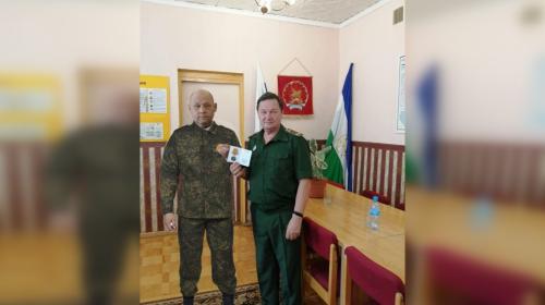 ForPost- Чиновники дорисовали фото с вручением награды военному, который умер