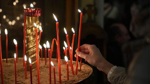 ForPost- Как правильно ставить свечи в храме: инструкция для верующих
