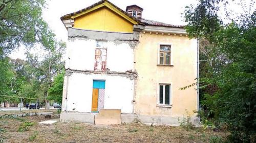 ForPost- Дом с рухнувшей верандой в Крыму до сих пор не восстановили