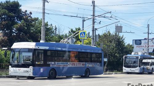 ForPost- В Севастополе пьяный избил водителя и сбежал через окно троллейбуса