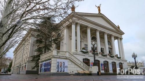 ForPost- Подрядчику реставрации главного театра Севастополя угрожает банкротство