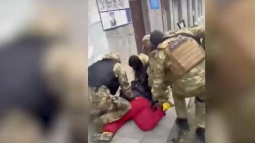 ForPost- В Крыму недовольный СВО мужчина избил отца участника спецоперации