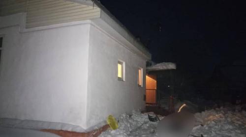 ForPost- Ребёнка насмерть завалило снегом, упавшим с крыши