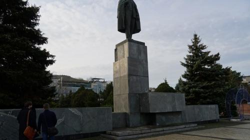 ForPost- Самый восточный в Крыму памятник Ленину ждёт реставрация