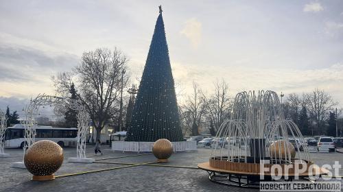 ForPost- Новогодний сюрприз на главной площади Севастополя раскрыт
